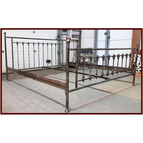 Frederick 140x200 with low footboard with blind