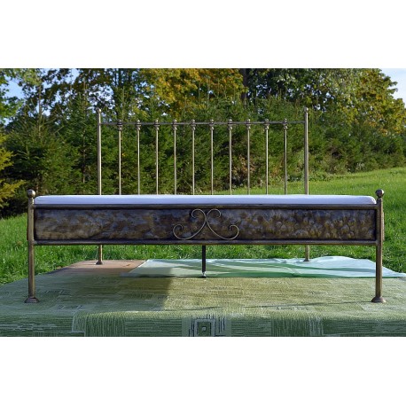 Ludwig 180x200 with low footboard with blind