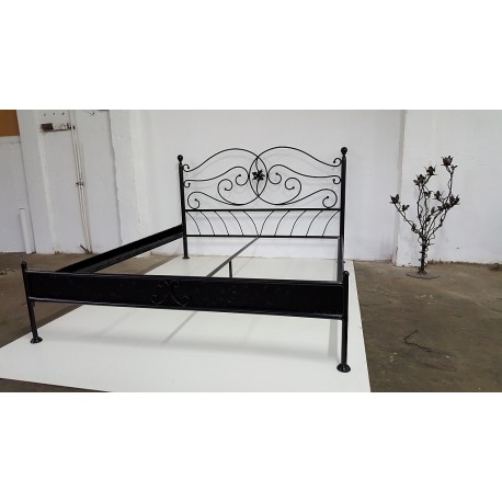 Aleksandra 140x200 with low footboard with blind